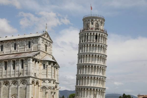 30 Fun Facts About Italy That Might Surprise You 7 the leaning tower of Pisa