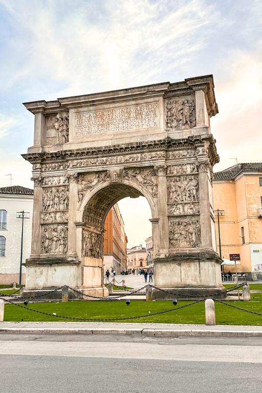 arch of trajan in benevento