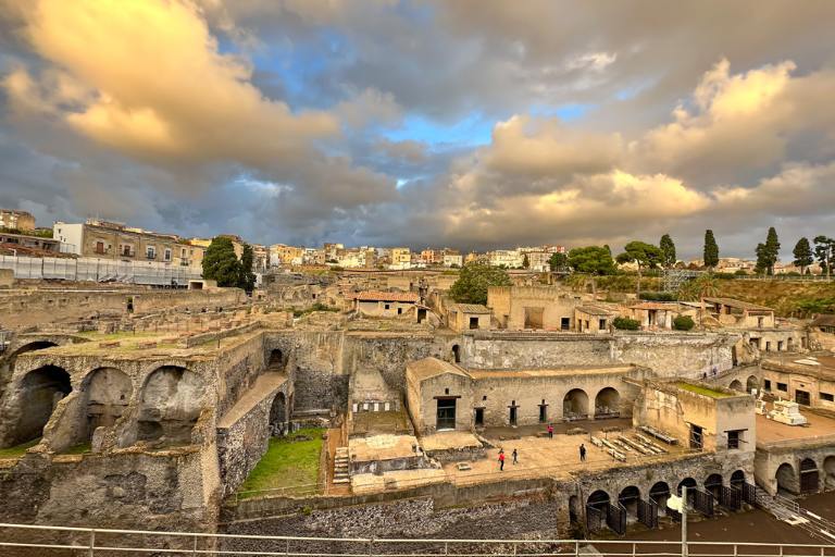 pompeii vs herculaneum