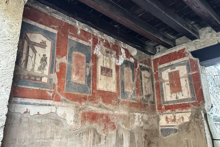 Pompeii vs Herculaneum Which City Should You Visit? pompeii vs herculaneum