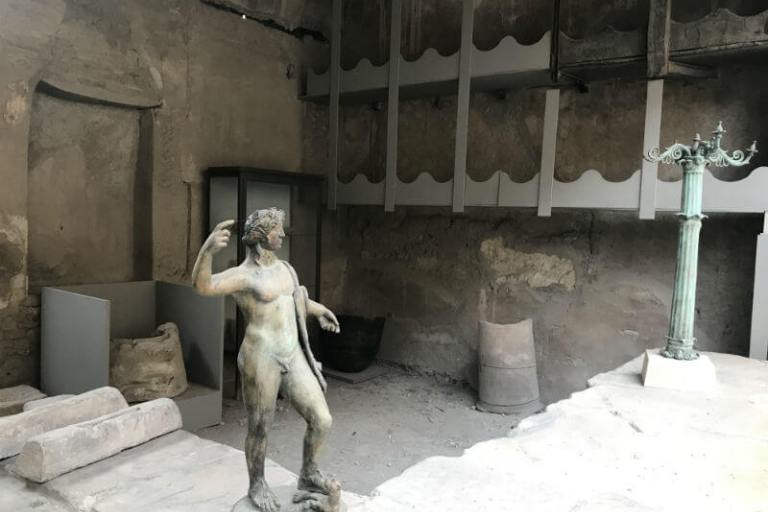 Pompeii vs Herculaneum Which City Should You Visit? pompeii vs herculaneum