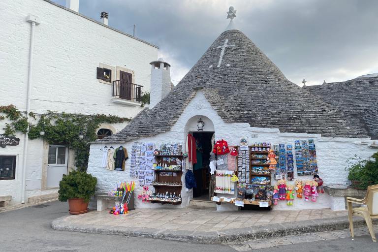 souvenir shop alberobello