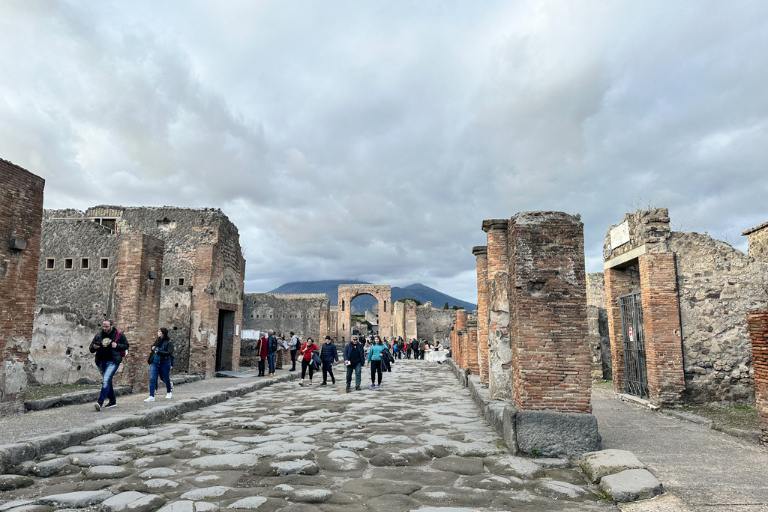 pompeii in January