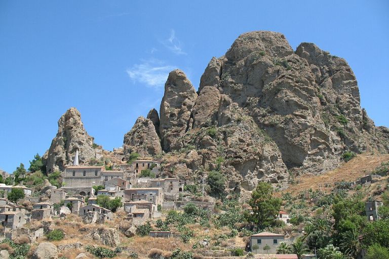 Exploring Abandoned Towns in Italy That Feel Frozen in Time 8 Pentedattilo italy