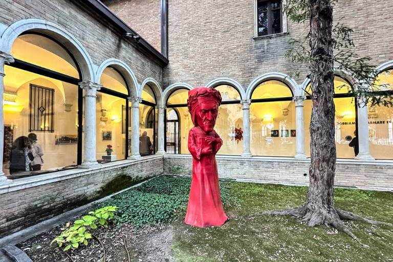 dante alighieri statue